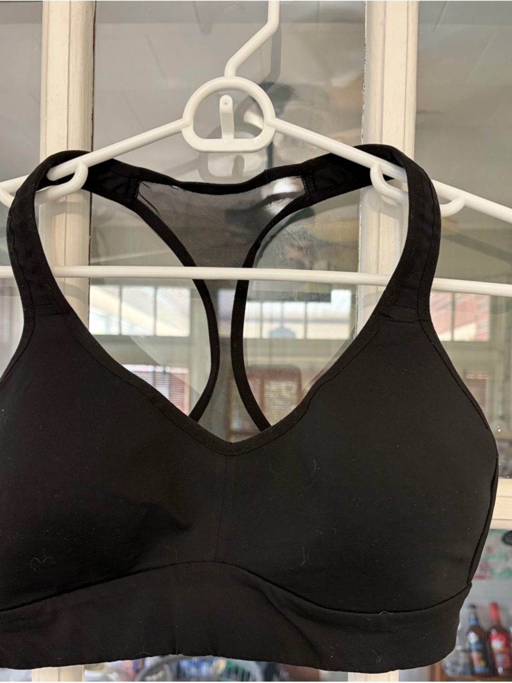 lululemon athletica Black Racerback Mesh-Back Sports Bra size 6 - Picture 2 of 2